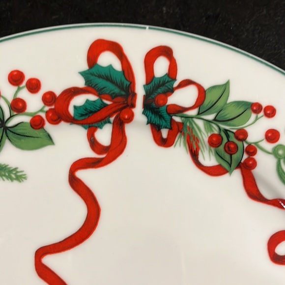 Dinner Plate Cardinal Christmas by ROYAL NORFOLK - Set of 2 - Picture 4 of 11